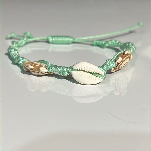 Bundle Sale 3 for $15 | Handcrafted Turtle Beads and Seashell Bracelet - Picture 6 of 9